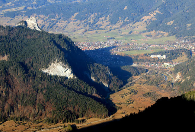 Tiefblick nach Oberammergau