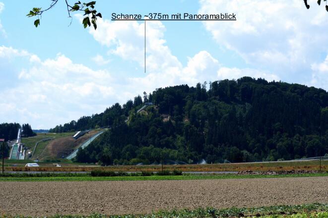 Sprungschanze Hinzenbach ca. 375m
