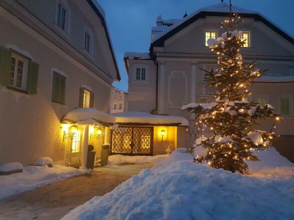 Schlosskurhotel Strobl Zimmer 409 Kachelofen