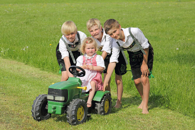 Manchmal muss man beim Traktor noch anschieben