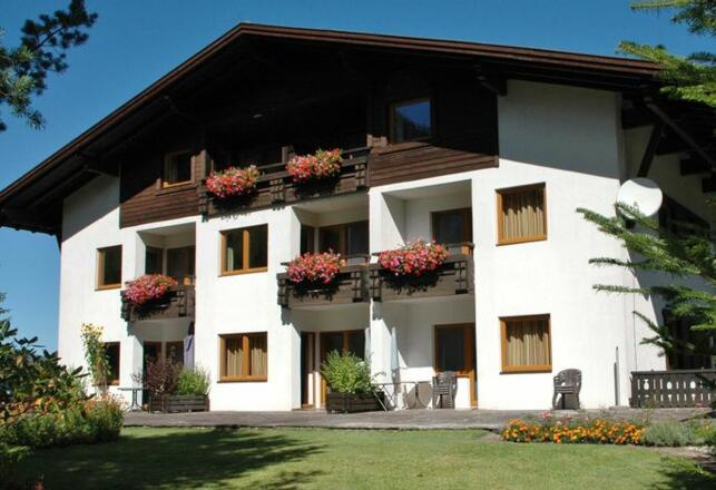 Appartements Vilsalp Detailansicht Garten