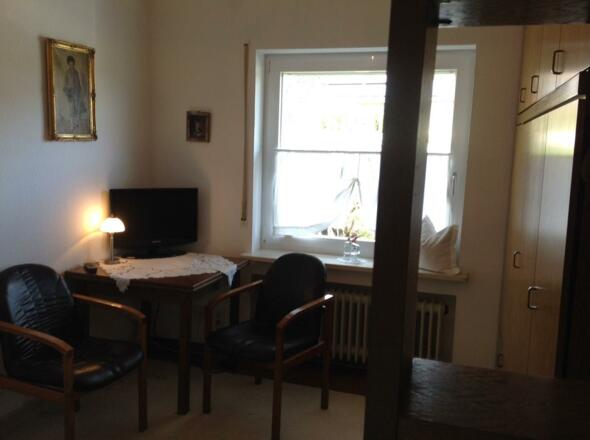 Foto 4(6) Essecke mit Blick zur Fachklinik