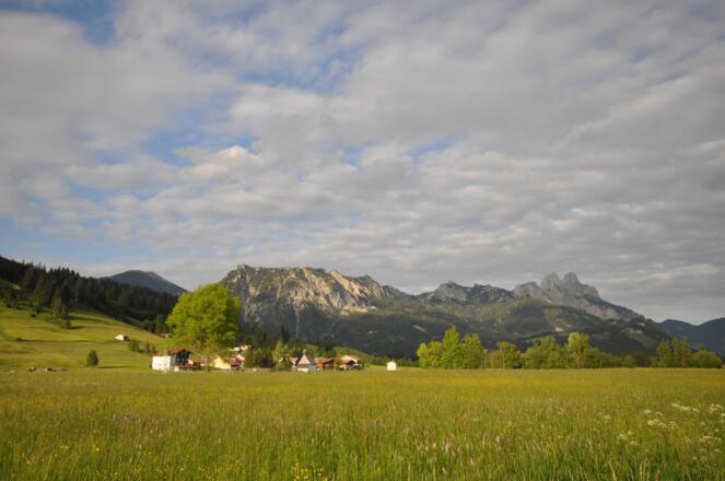https://images.im-web.de/objekt_pics/obj_full_72270_004.jpg