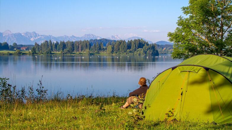 Camping Zelt mit See 1920x1080