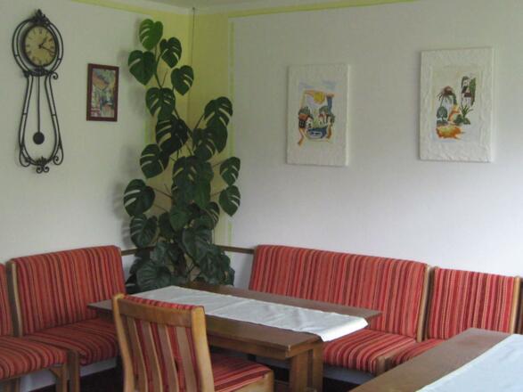 Gemeinschaftraum mit Teeküche für Selbstversorgung