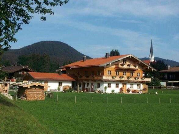 https://images.im-web.de/objekt_pics/obj_full_32327_004.jpg