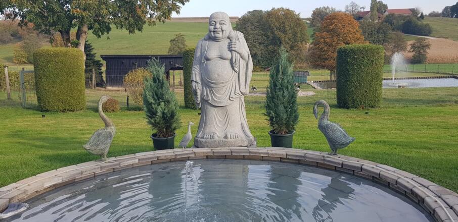 ..unser Budda halt Wache