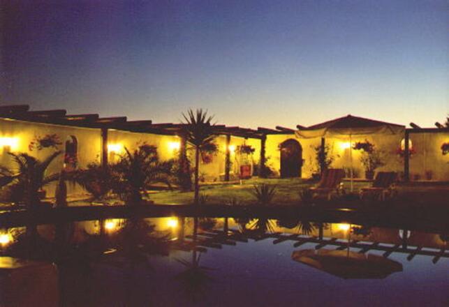 Pool bei Nacht