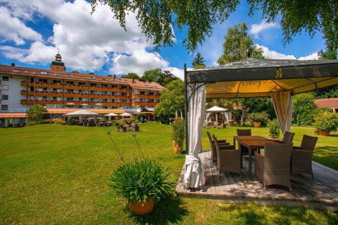 Aussenansicht Yachthotel Chiemsee