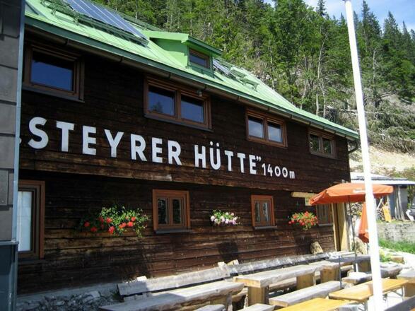 Steyrerhütte auf 1400m
