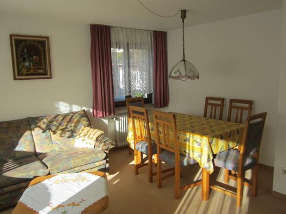 FeWo Schlafcouch, Esstisch