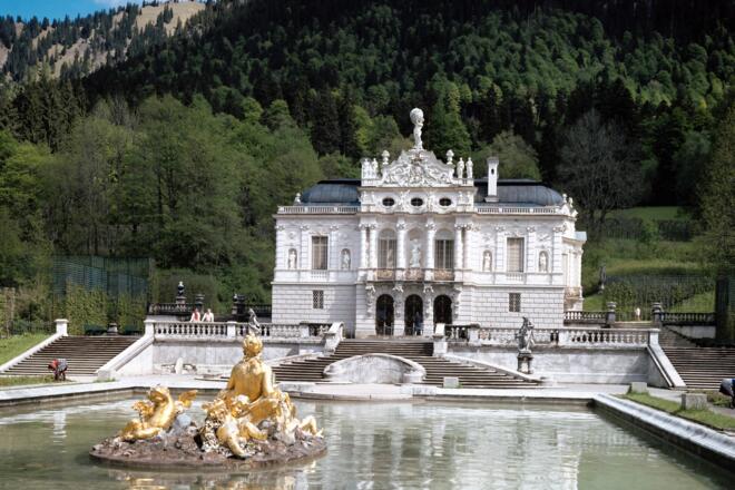 Durch den Schlosspark von Linderhof