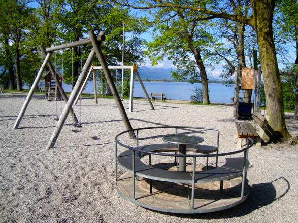 Spielplatz des Strandbades Übersee.