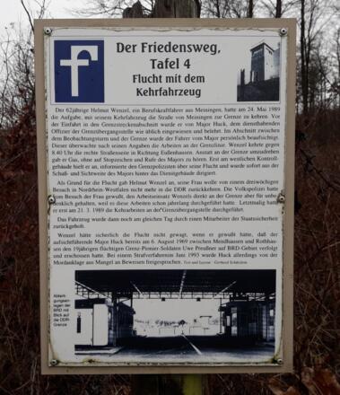 eine der 40 Infotafeln entlang des Friedensweges zur regionalen Grenzgeschichte