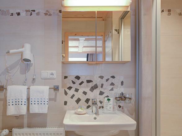 Doppelzimmer im 1. Stock mit Balkon