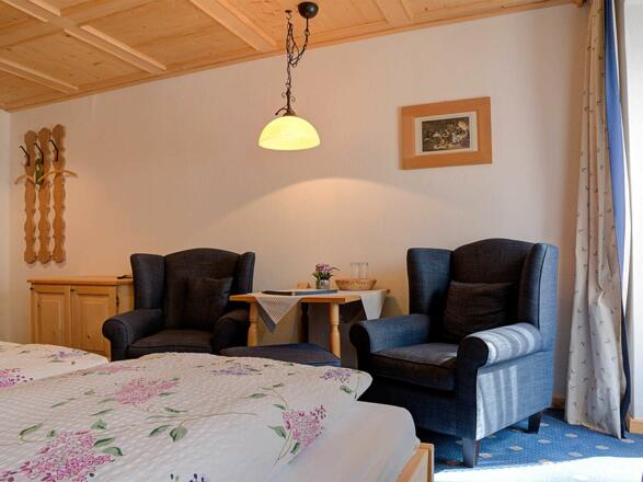 Doppelzimmer im 1. Stock mit Balkon