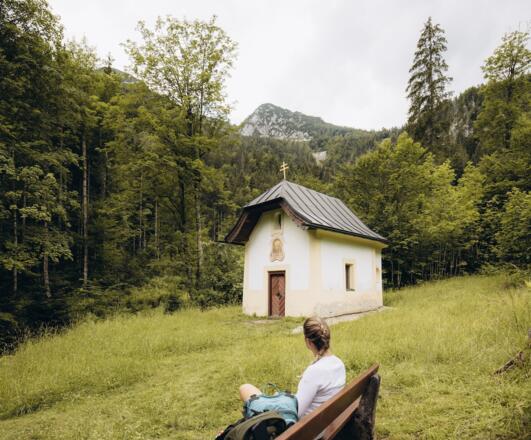 Rast an der Fahrnriesbodenkapelle