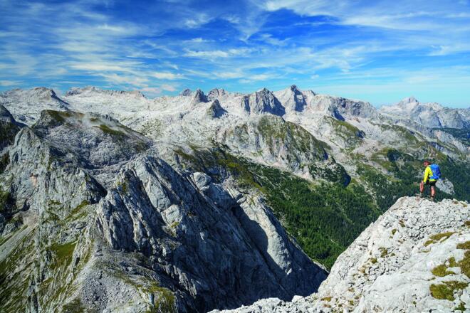 Wilde Unberührtheit beim Anstieg zum Großen Teufelshorn, im Hintergrund Funtenseetauern (Mitte) und Watzmann (rechts).