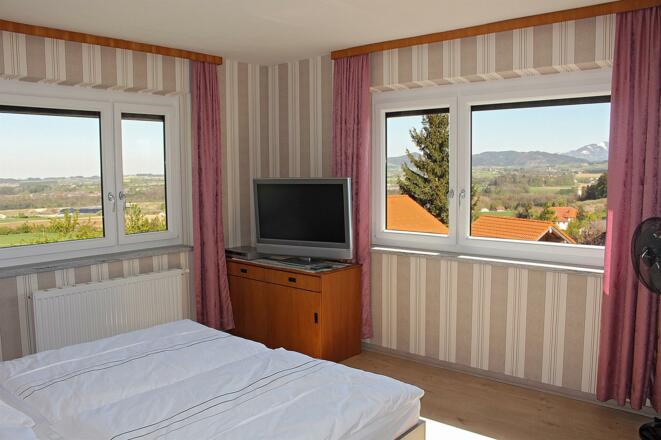 Schlafzimmer 1