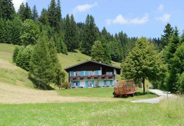 Aussenansicht im Sommer