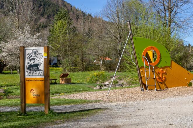 Spielplatz Schatzinsel mit "Schiffswrack"
