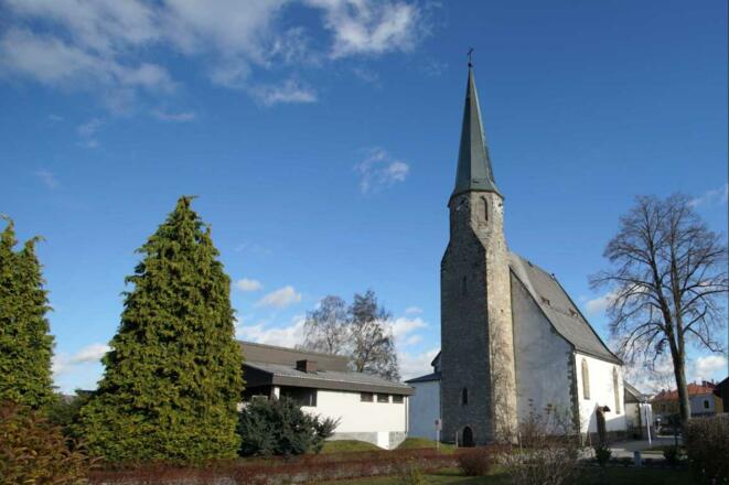Pfarrkirche St. Georgen am Walde - Westansicht von außen
