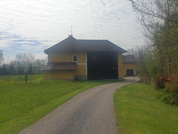 Zufahrt zum Bauernhof Hengstschläger