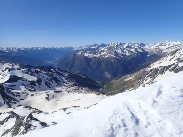 Ausblick übers Guttal nach Süden