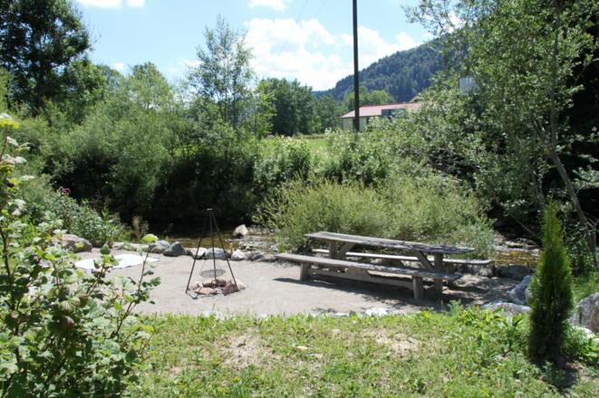 Grill.-Lagerfeuerplatz