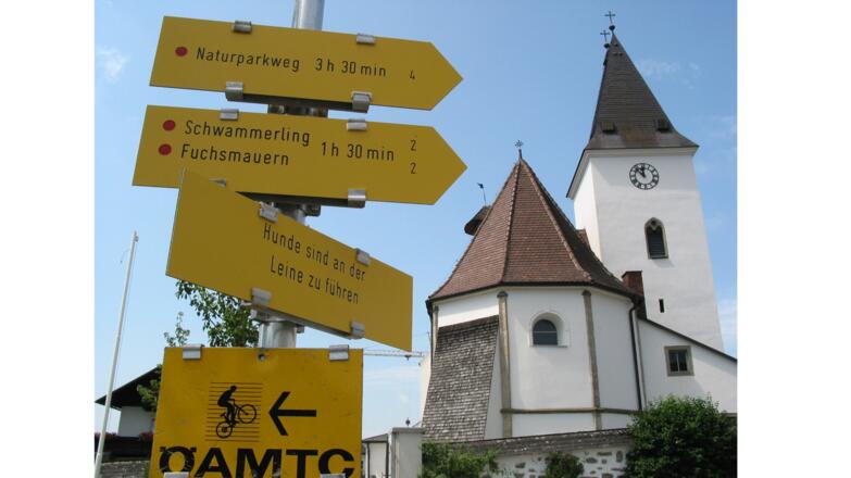Pfarrkirche Rechberg im Sommer