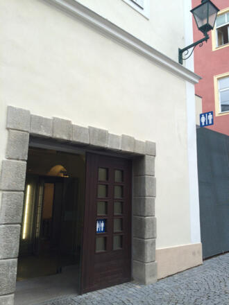 Eingang WC-Anlage Freistadt