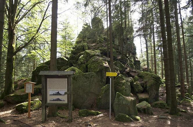 Hussenstein_in_F%c3%bcnfling