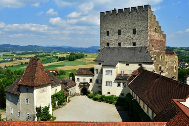 Burg Clam - vom Burgfried aus gesehen