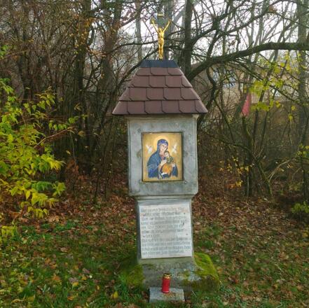 Wegdenkmal auf dem Weg nach Oberölsbach