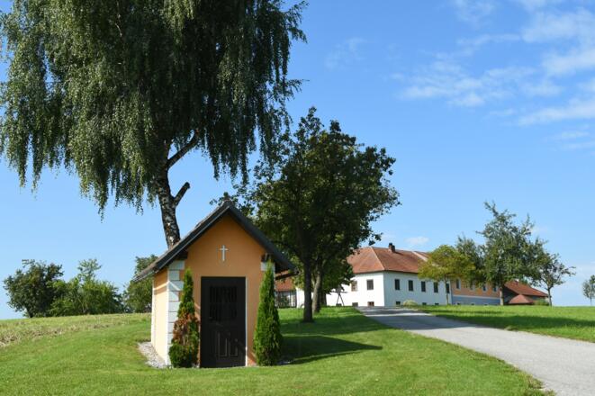 Schön erhaltene Kapelle entlang des Güterweges Obernstraß