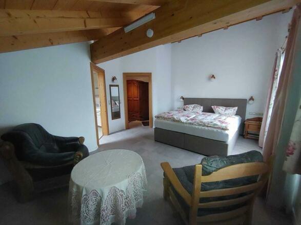 Schlafzimmer 1