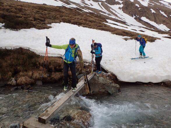 Balanceakt über den Guttalbach