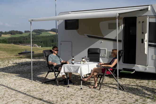 Gemütliches Beisammensitzen am Wohnmobilstellplatz