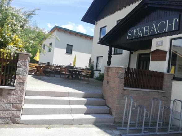 Terrasse und Aufgang