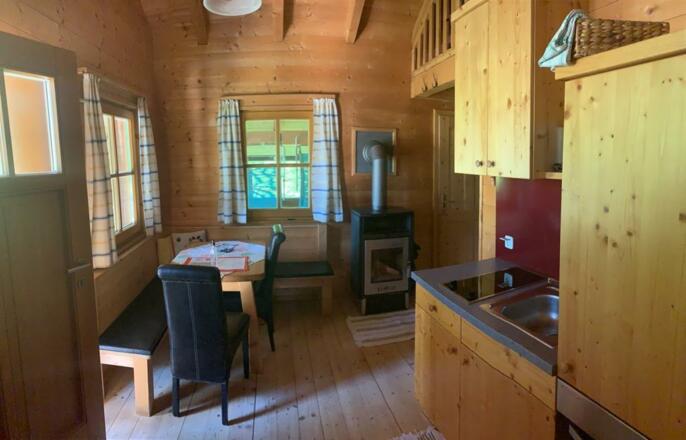 KüchemitHolzofen_HighlandFarm