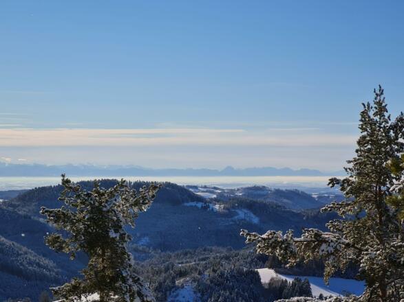 Weitblick in die Berge Winter