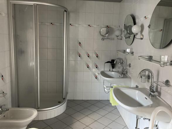 Troadkoastnzimmer Sanitär