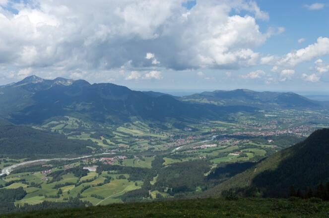 Gipfelblick vom Schönberg auf den Isarwinkel