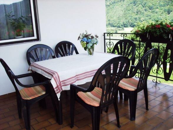 Balkon mit Sitzgelegenheit