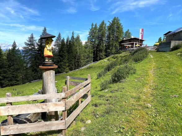Nach über 1000 Höhenmetern ist die schön gelegene Pfaffenhofer Alm erreicht.