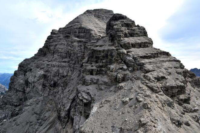 Gipfelaufbau des Hochvogels von der Kreuzspitze gesehen.