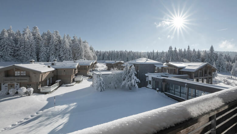 INNs HOLZ Chaletdorf | Indoorpool in der Vitaloase im angrenzenden INNs HOLZ Wellnessresort