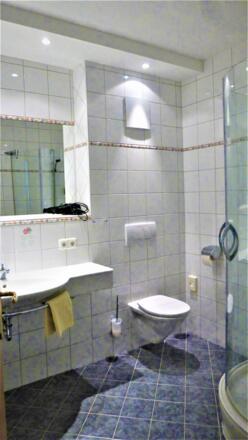 B - Hotel Zi. 10 - 3