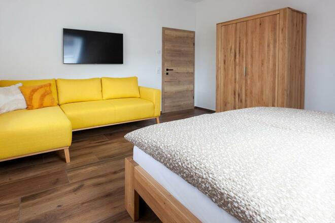 Schlafzimmer, Caoch, TV