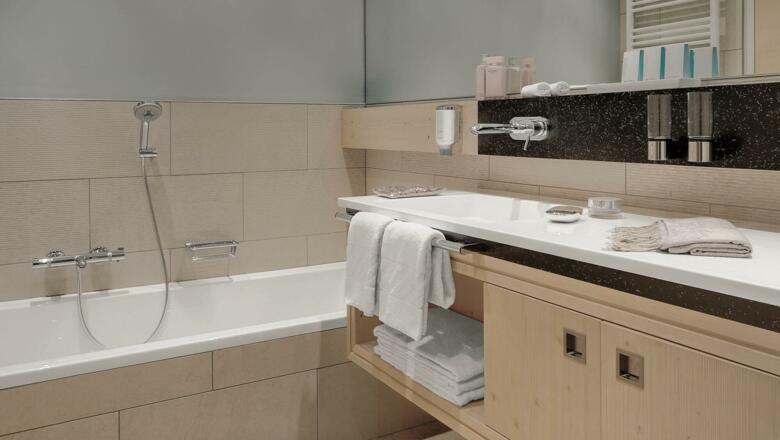 INNs HOLZ Hotel | Alpenblick Badezimmer